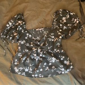 NWOT Cottagecore Olive Green & White Peasant Blouse